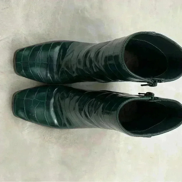 I.N.C. Chunky Heel Embossed Faux Leather Ankle Boots Size 6 Green Snake Cosplay - Picture 3 of 12